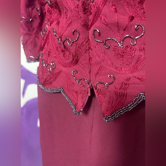 Adrianna Papéll Burgundy set with Beaded Top Sz 10 Preowned - Picture 3 of 16